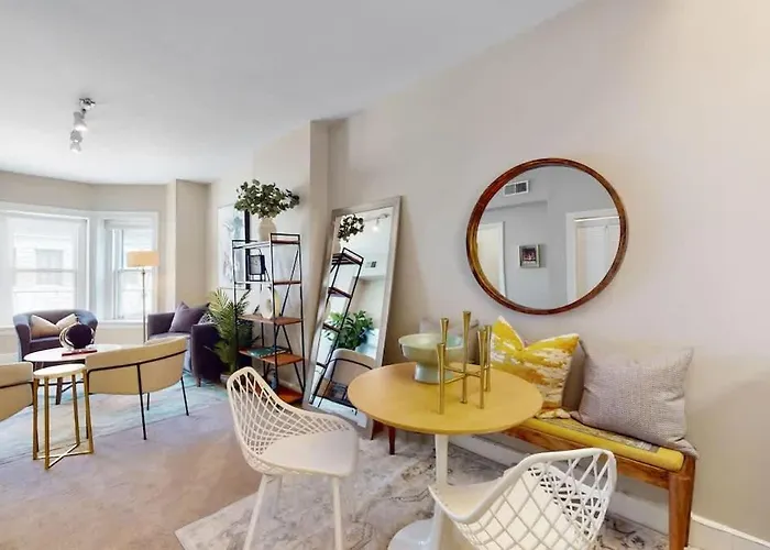 Hébergement de vacances Dearborn Duplex L Sleeps 10 L Free Parking *