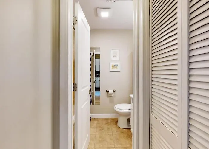 Hébergement de vacances Dearborn Duplex L Sleeps 10 L Free Parking *