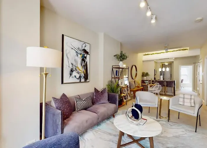Hébergement de vacances Dearborn Duplex L Sleeps 10 L Free Parking *
