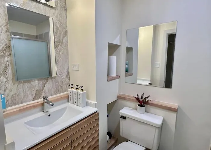Hébergement de vacances Dearborn Duplex L Sleeps 10 L Free Parking *