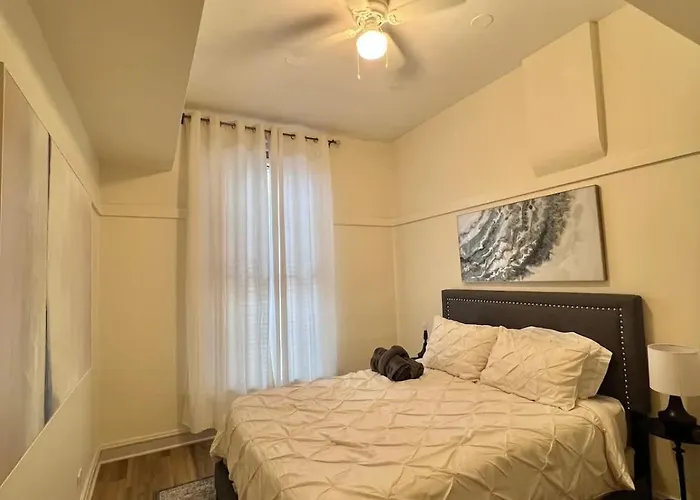 Dearborn Duplex L Sleeps 10 L Free Parking Hébergement de vacances
